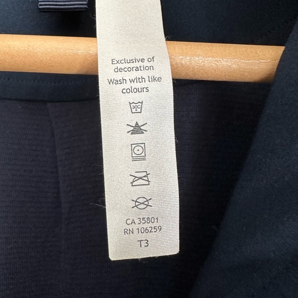 Lululemon jacket - Picture 9 of 9